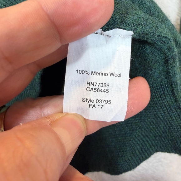 J Crew Sweater Mens Size Large Hunter Green 100% Merino V-Neck Slim Fit - Picture 4 of 8